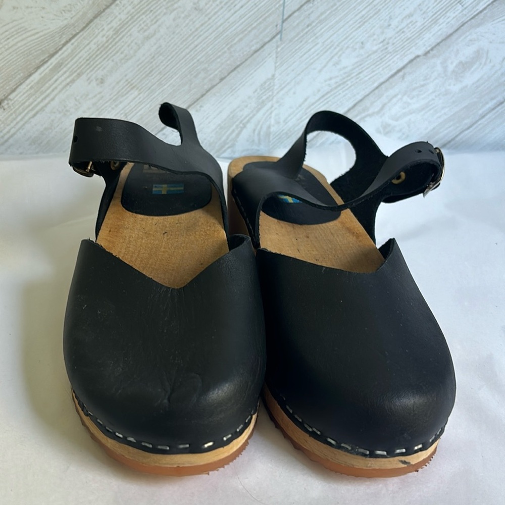 MIA black clogs 40